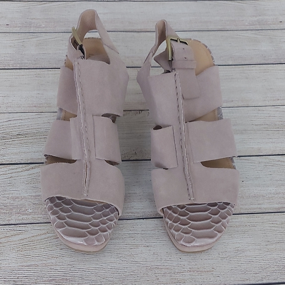 Donald Pliner Geneva Beige Suede Heeled Sandals With Snake Skin Heels Size 9